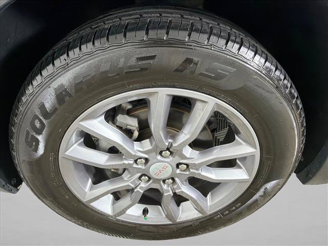 Used 2024 GMC Terrain SLT AWD/4WD image 11
