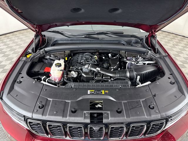Used 2025 Jeep Grand Cherokee L Limited w/ Luxury Tech Group II RWD image 31