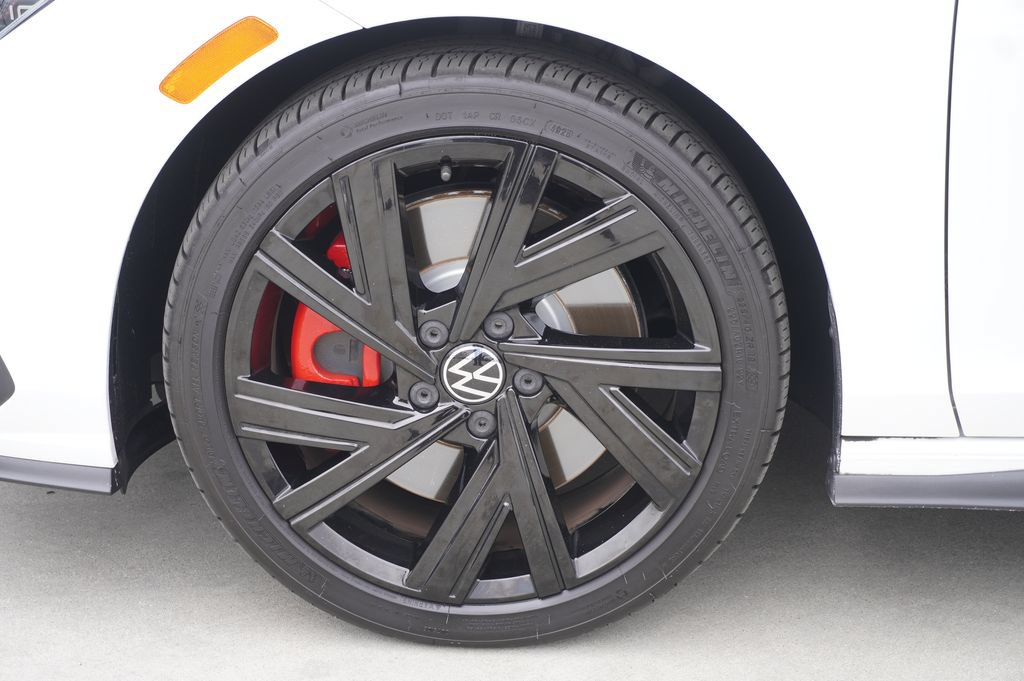 Used 2022 Volkswagen GTI SE FWD image 22