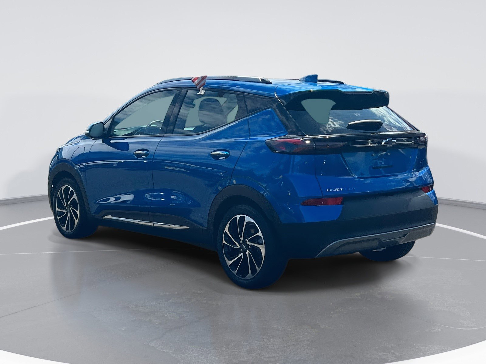 Certified 2022 Chevrolet Bolt EUV Premier w/ Sun & Sound Package image 4