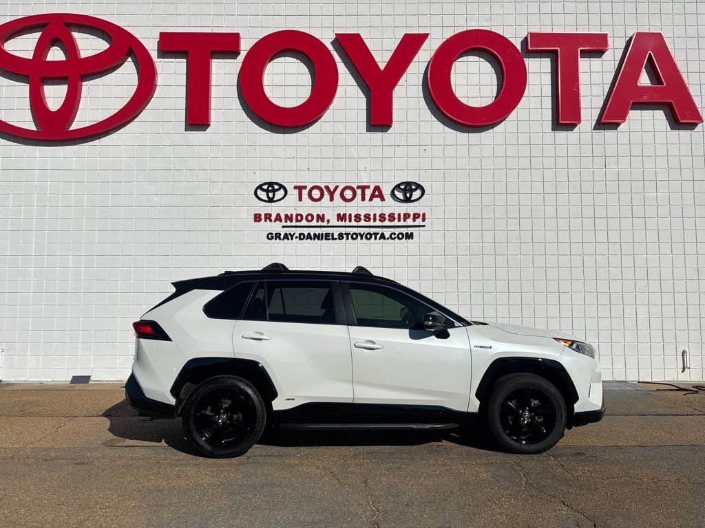 Used 2020 Toyota RAV4 XSE image 4