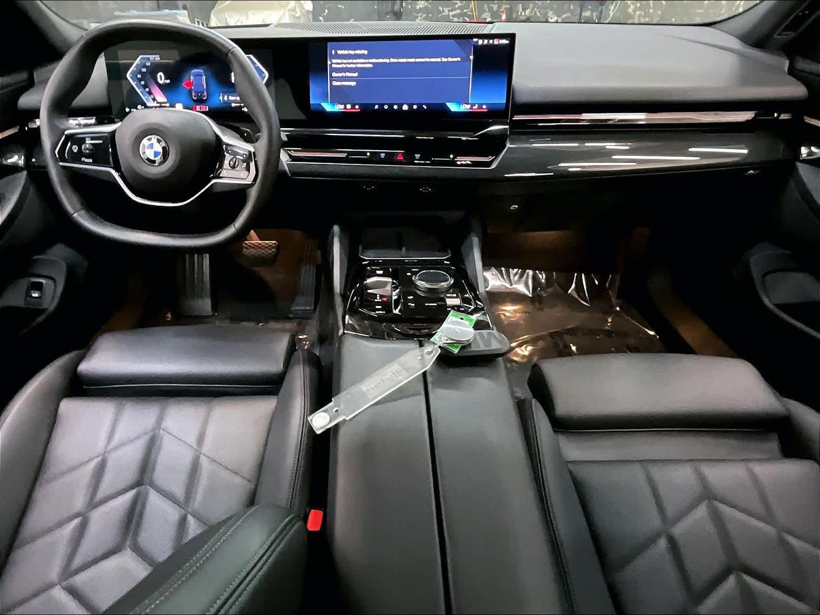 Used 2025 BMW 530i w/ Premium Package RWD image 18