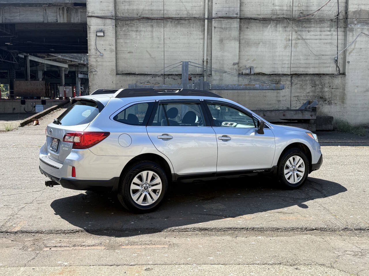 Used 2017 Subaru Outback 2.5i AWD/4WD image 11