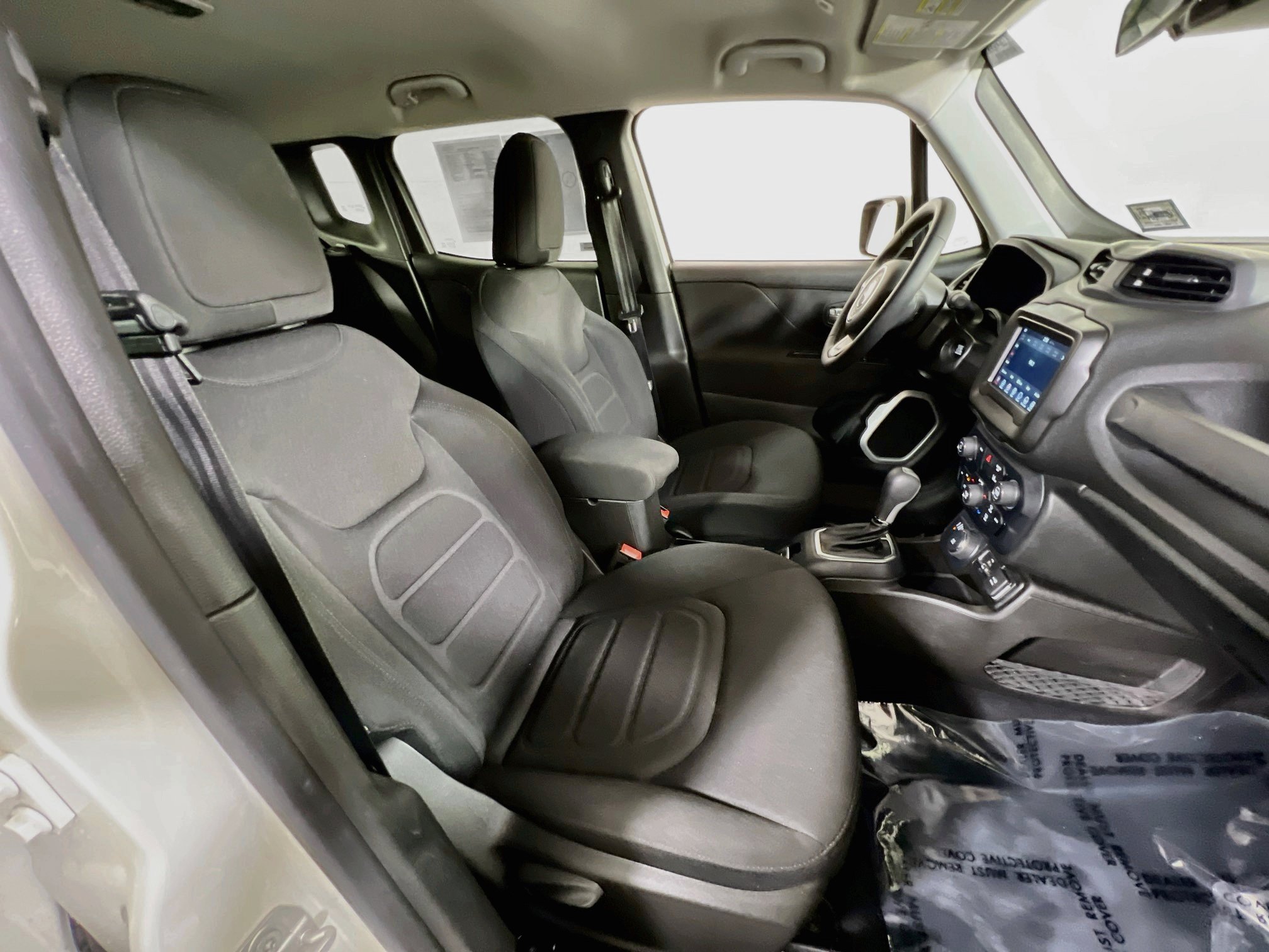 Used 2021 Jeep Renegade Latitude AWD/4WD image 25