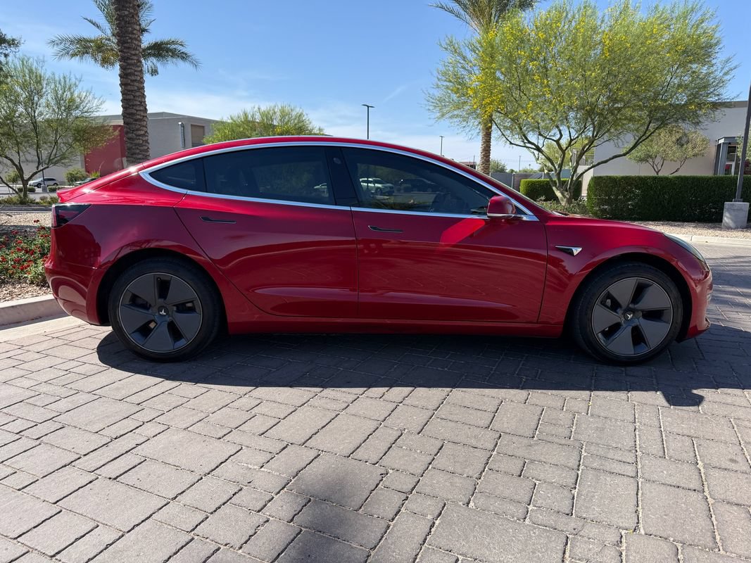 Used 2019 Tesla Model 3 Standard Range RWD image 2