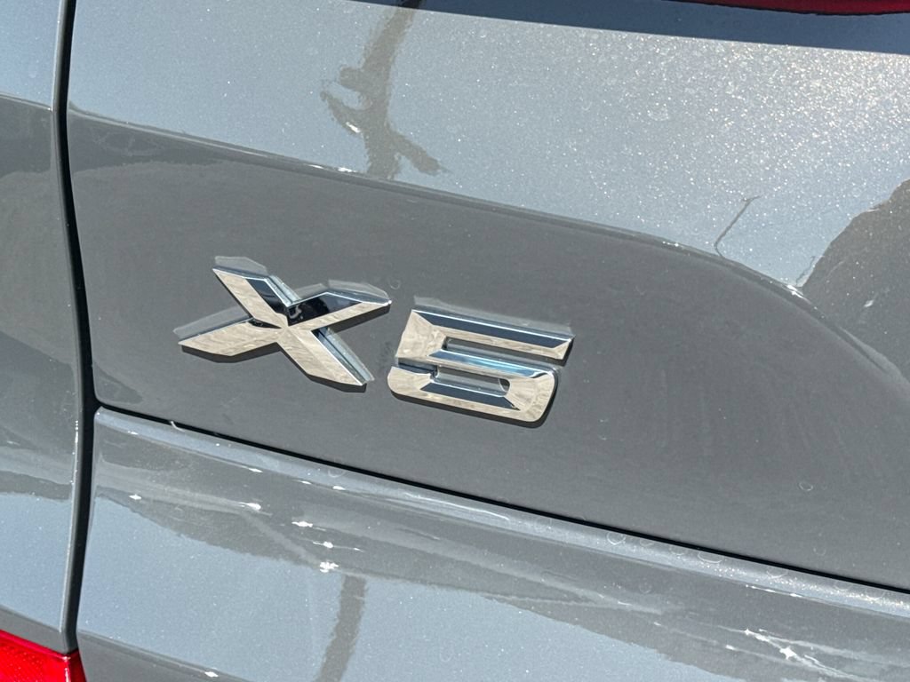 New 2026 BMW X5 xDrive50e w/ Executive Package AWD/4WD image 11