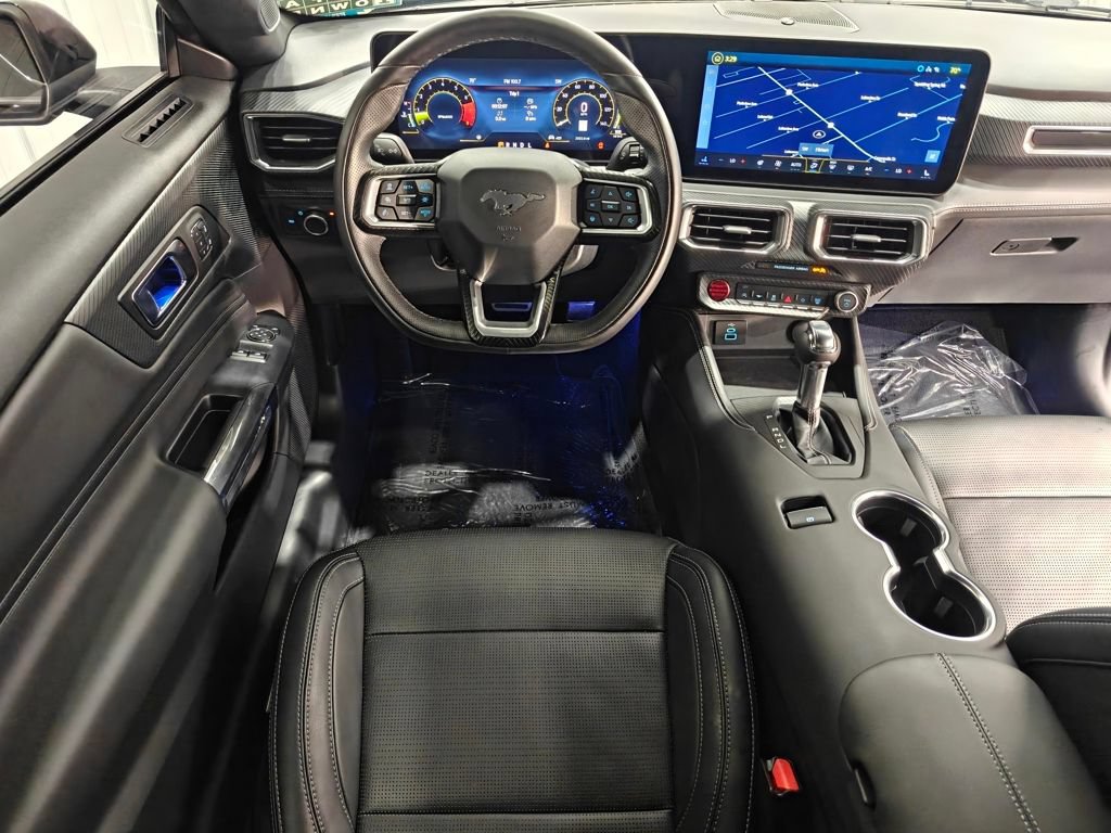 Used 2025 Ford Mustang Premium RWD image 4