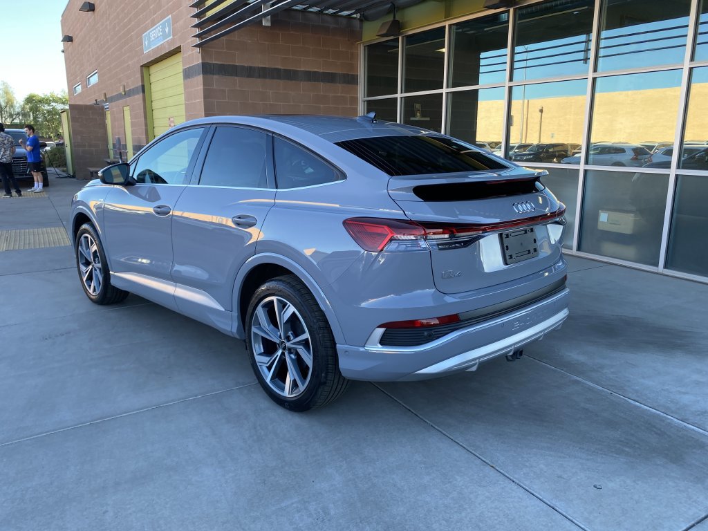 Used 2023 Audi Q4 e-tron Prestige image 3