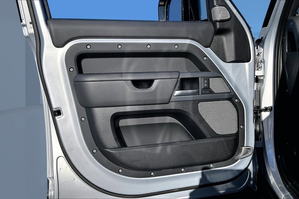 Certified 2024 Land Rover Defender 130 X AWD/4WD image 18