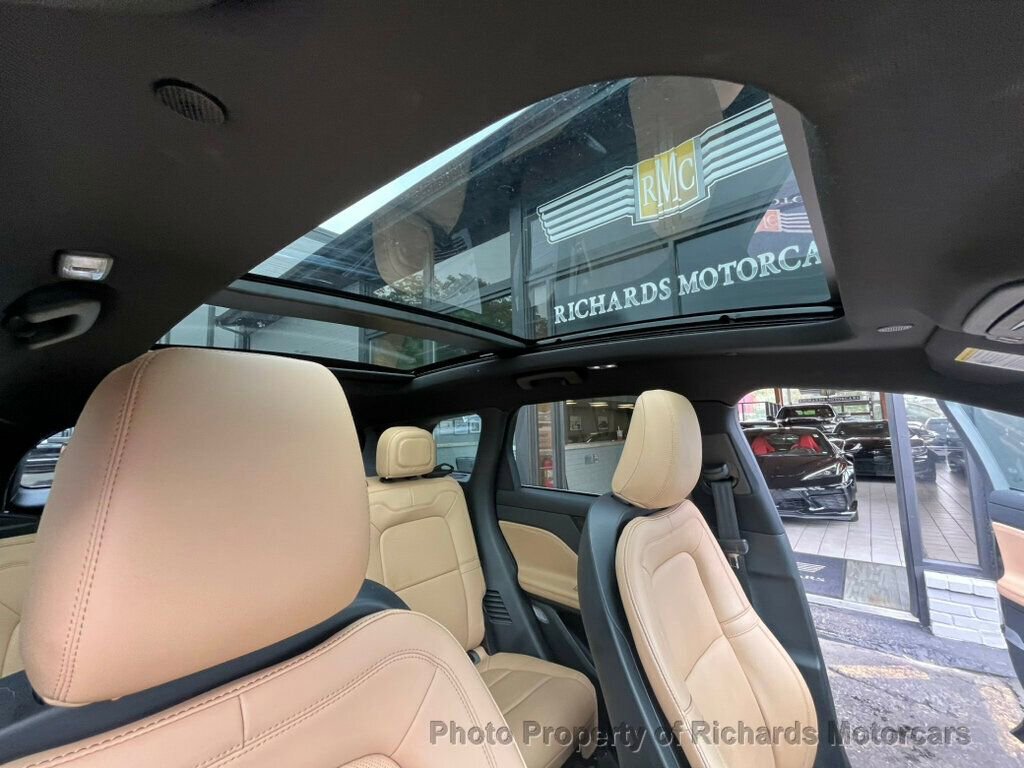Used 2021 Lincoln Corsair Reserve w/ Equipment Group 201A image 20