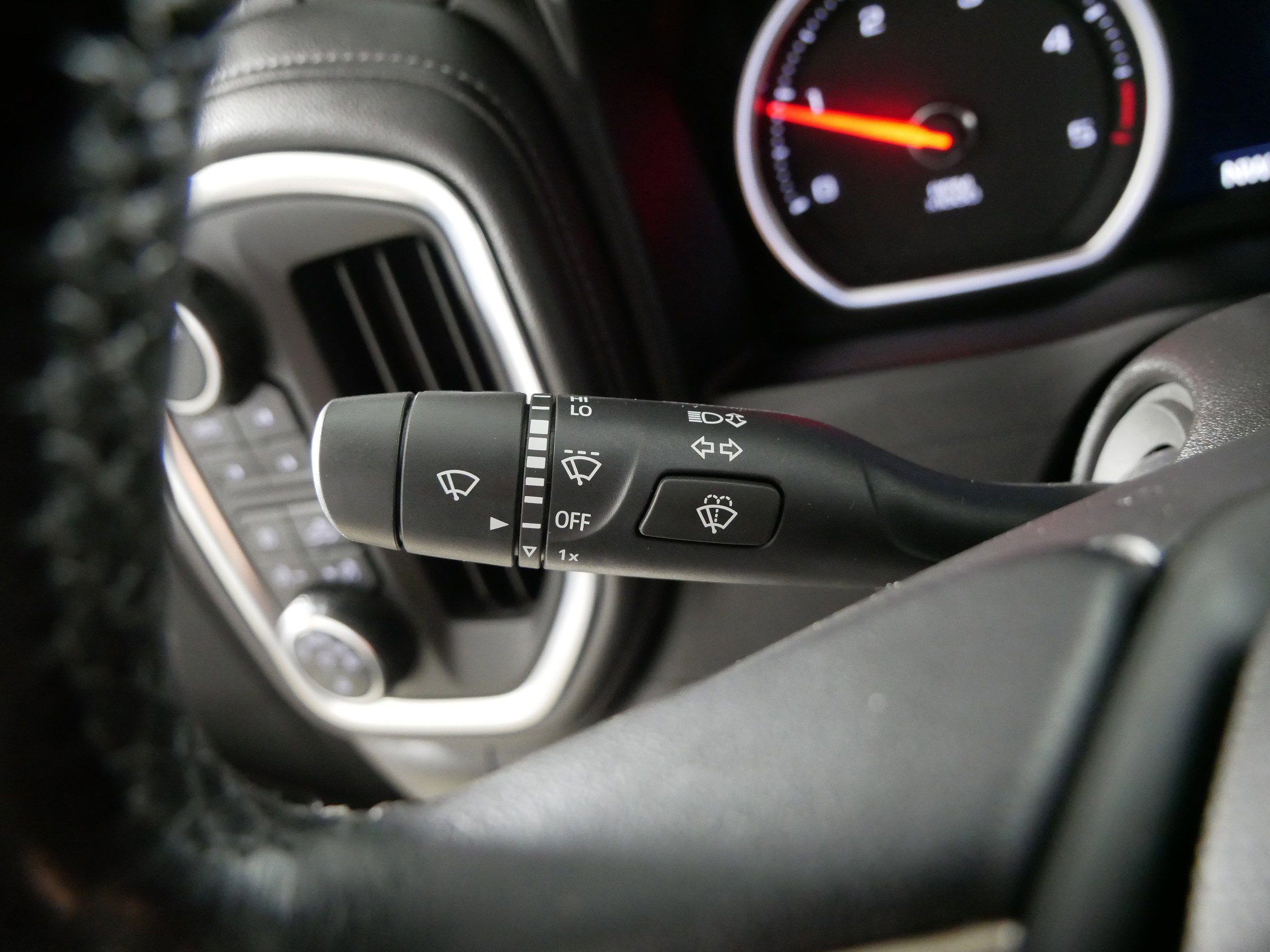 Used 2022 Chevrolet Silverado 3500 High Country image 31