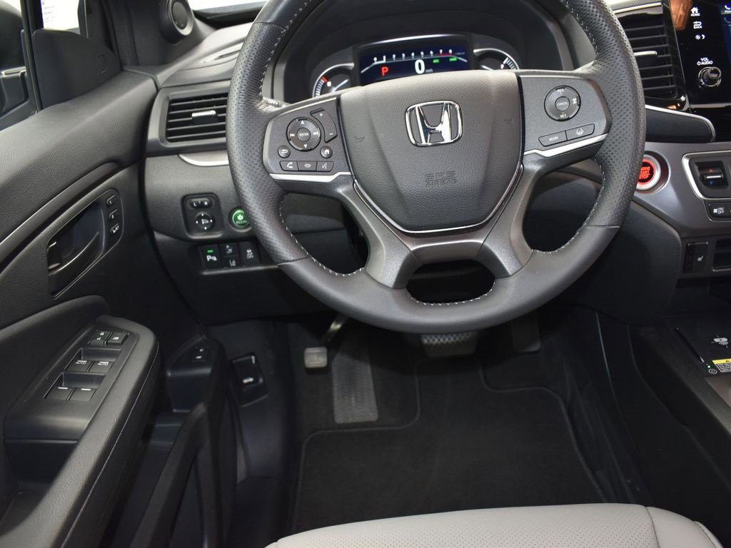 Used 2025 Honda Passport EX-L image 31