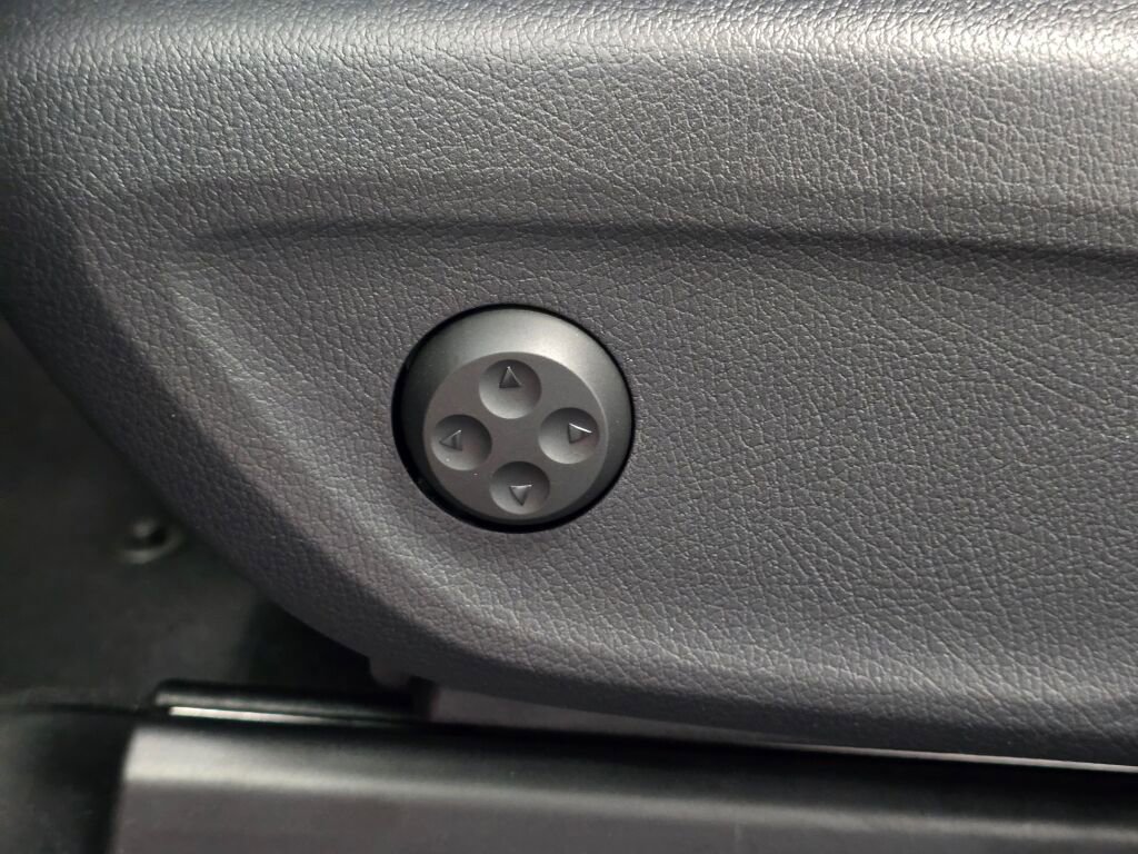 New 2026 Mercedes-Benz GLE 53 AMG 4MATIC Coupe image 24