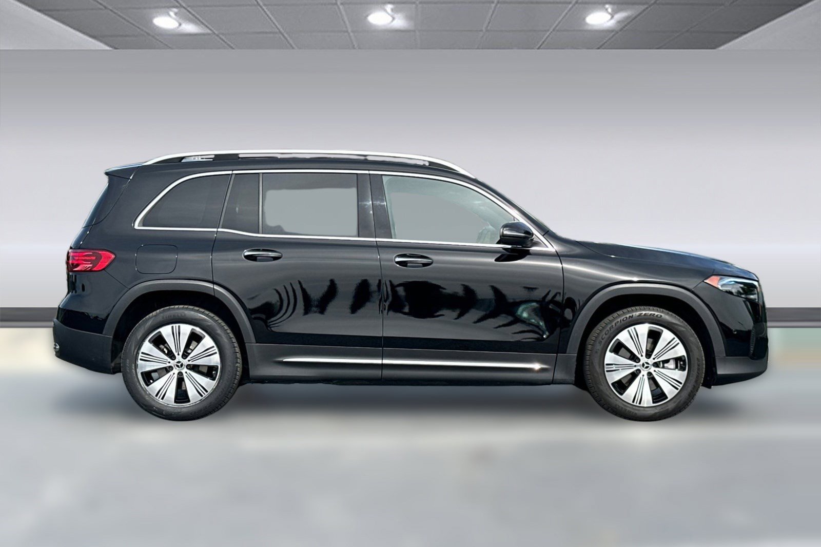 Certified 2024 Mercedes-Benz EQB 300 4MATIC image 7