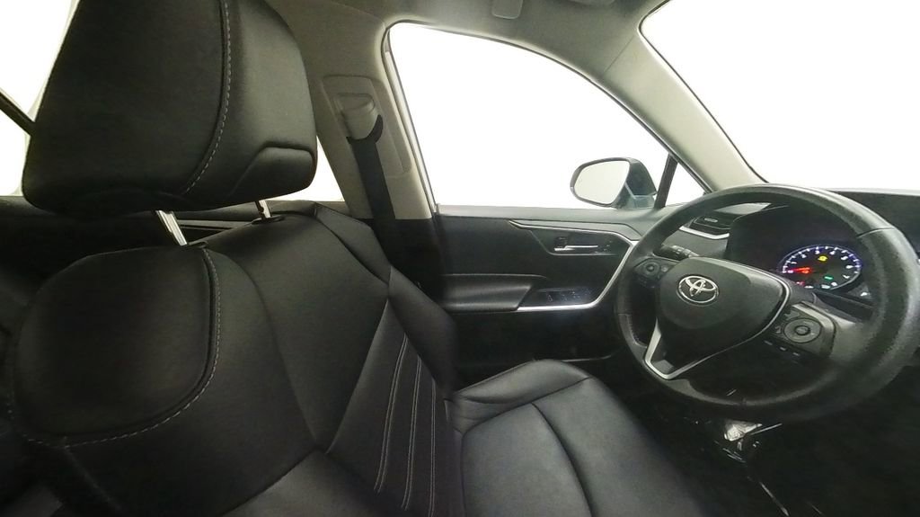 Used 2022 Toyota RAV4 XLE Premium AWD/4WD image 33