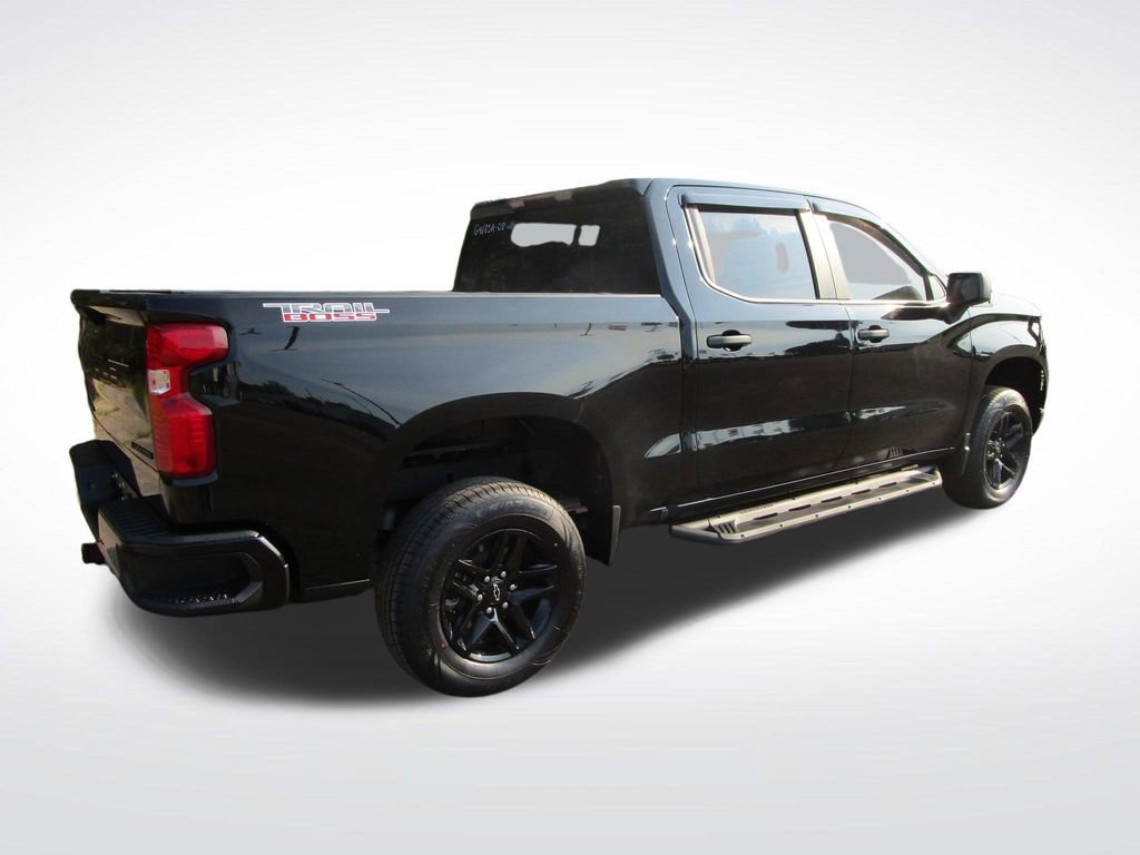 Used 2023 Chevrolet Silverado 1500 Custom Trail Boss w/ LPO, Dark Essentials Package image 8