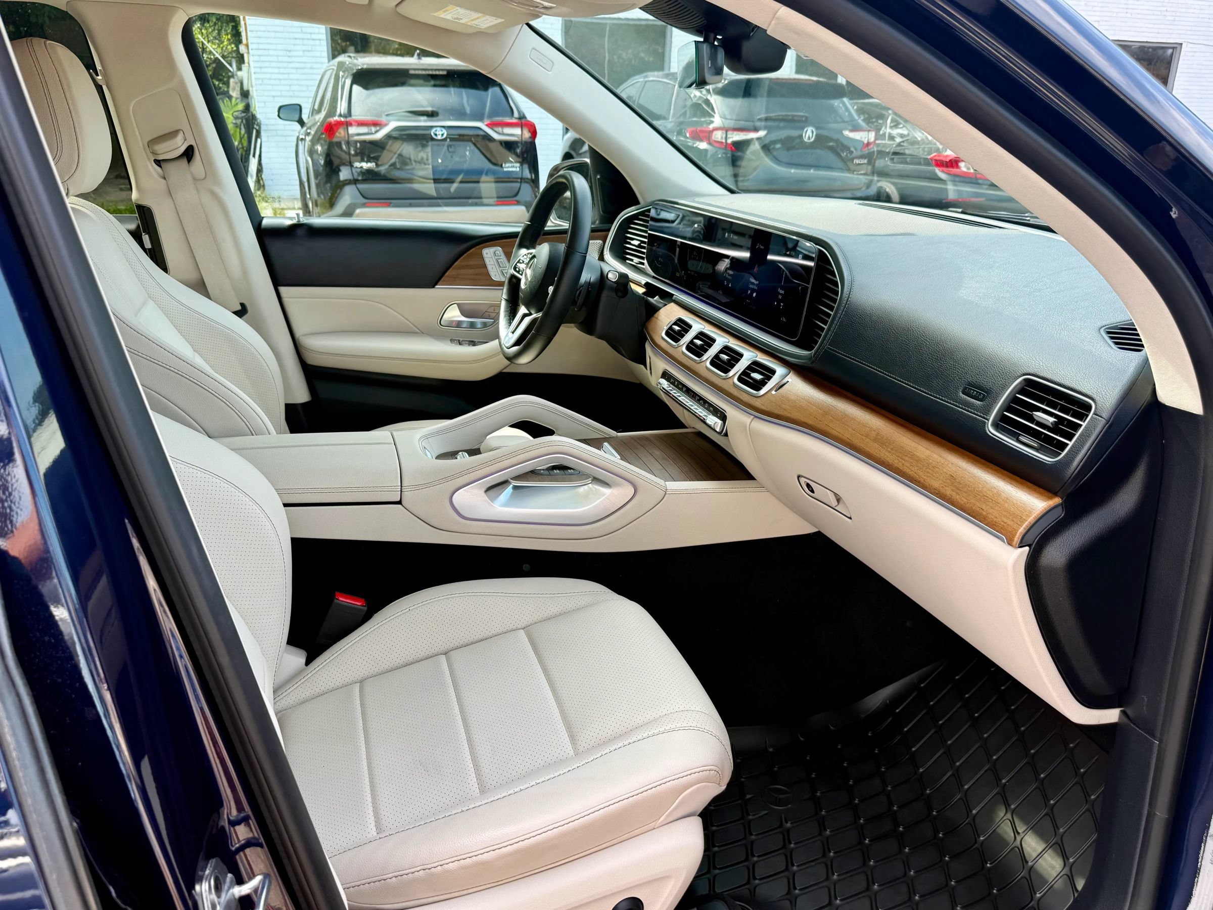 Used 2022 Mercedes-Benz GLS 450 4MATIC image 14