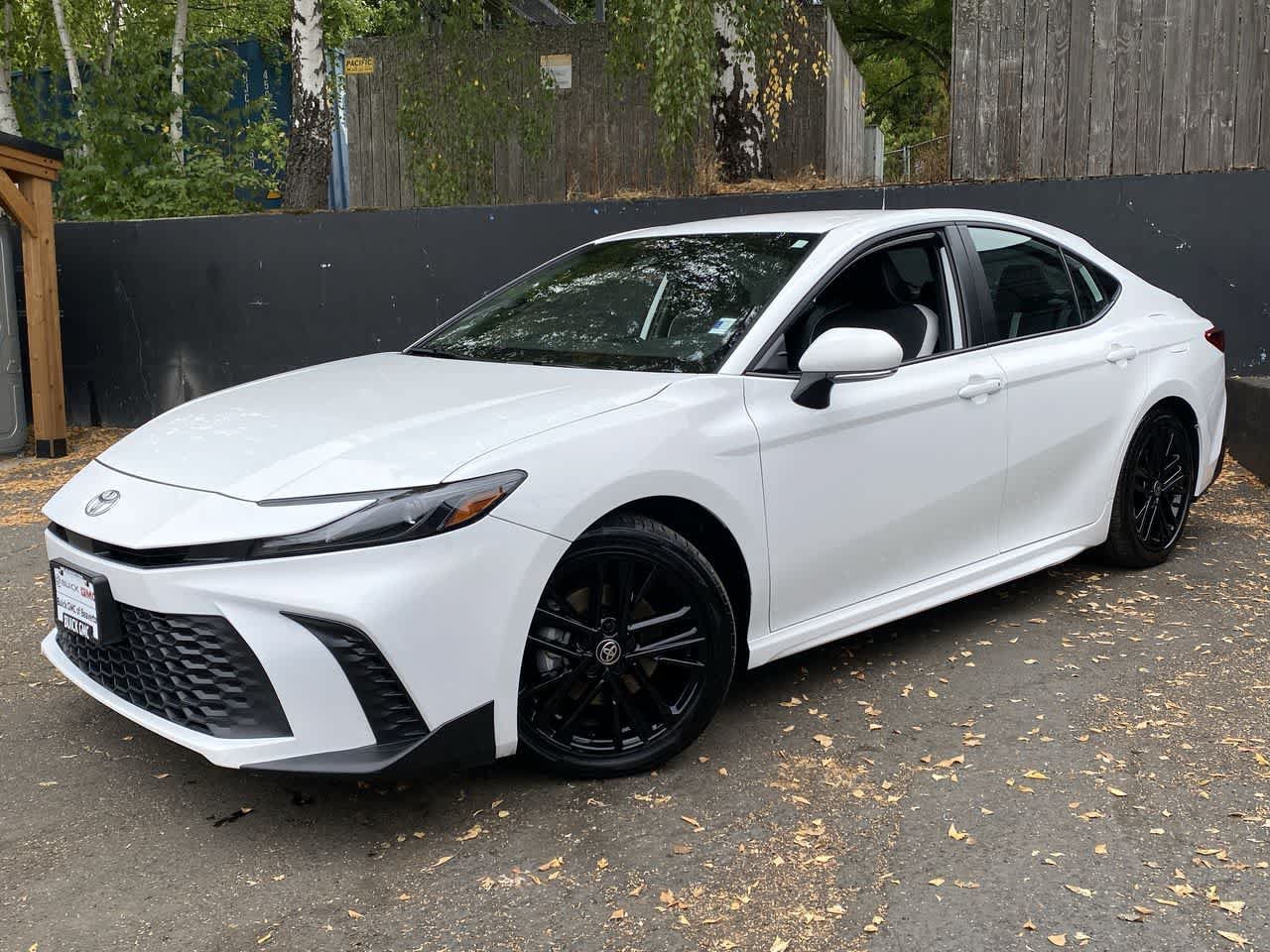 Used 2025 Toyota Camry SE