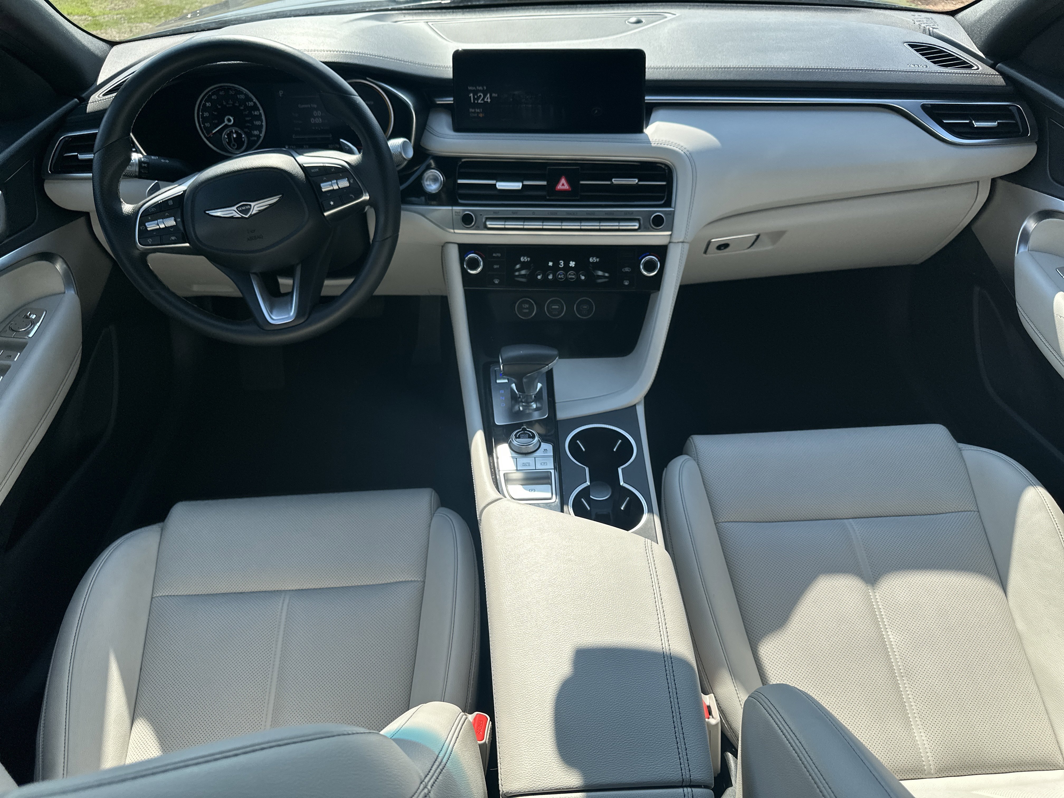Used 2025 Genesis G70 2.5T image 22