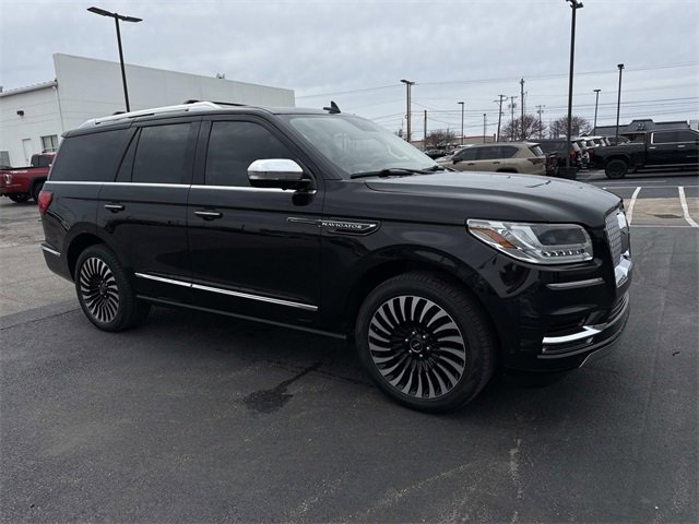 Used 2021 Lincoln Navigator Black Label w/ Cargo Convenience Package image 6