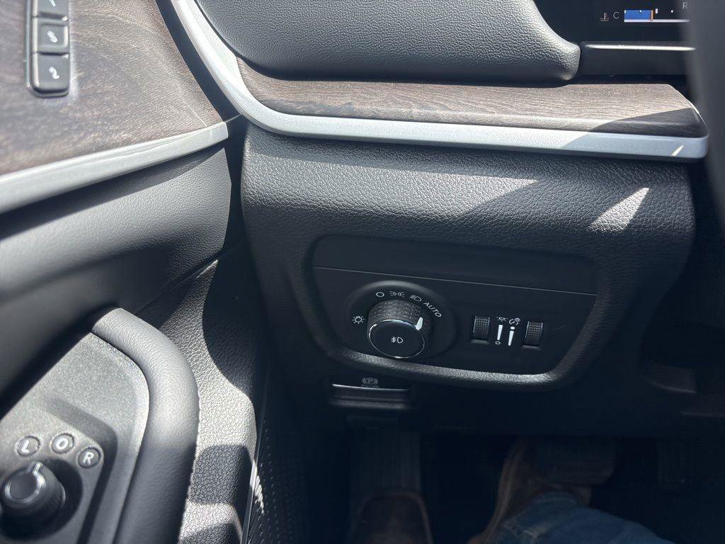 New 2026 Jeep Grand Cherokee L Limited AWD/4WD image 21