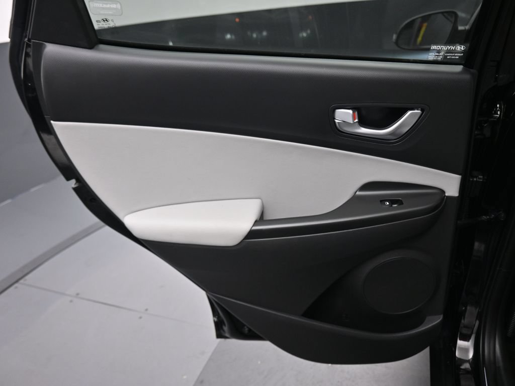 Used 2023 Hyundai Kona Limited w/ Cargo Package FWD image 33