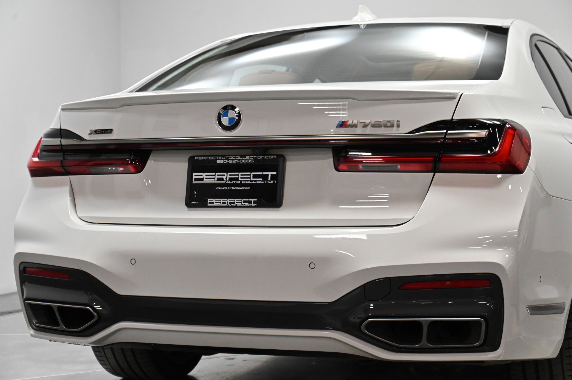 Used 2022 BMW M760i xDrive w/ Luxury Rear Seating Package image 53