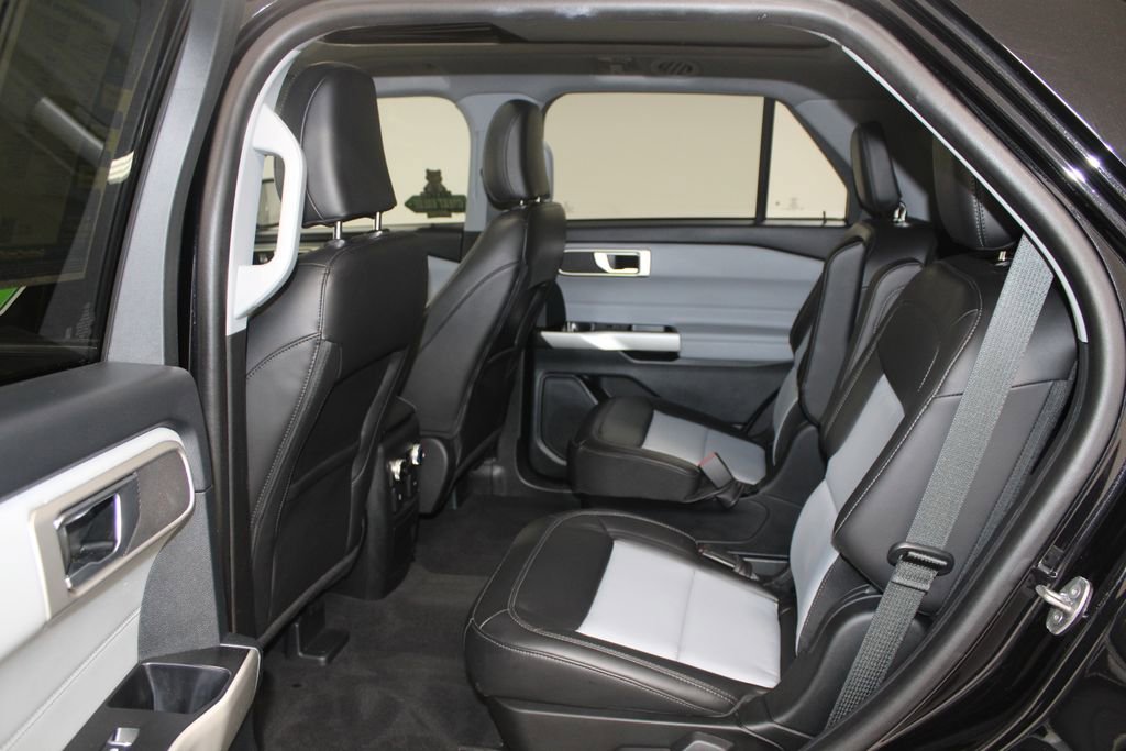 Used 2023 Ford Explorer XLT w/ Equipment Group 202A image 25