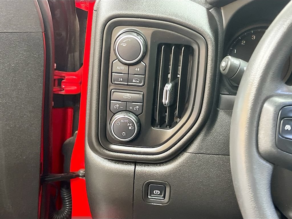Used 2025 Chevrolet Silverado 1500 Custom w/ Turbomax Blackout Package AWD/4WD image 10
