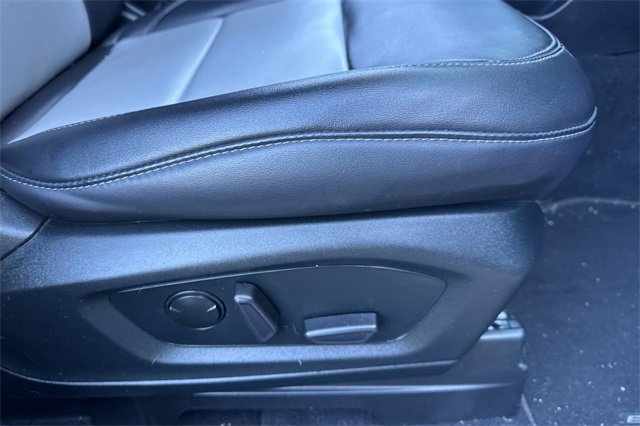 Used 2022 Ford Explorer XLT w/ Equipment Group 202A image 24