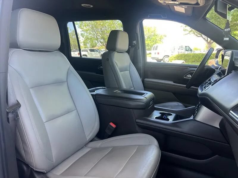 Used 2022 Chevrolet Suburban Z71 w/ Luxury Package AWD/4WD image 25