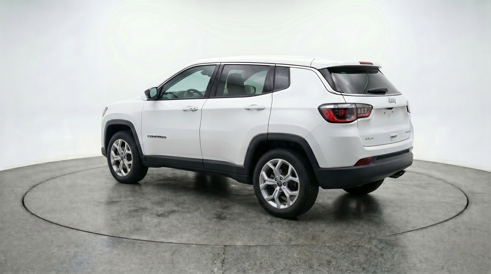 Used 2025 Jeep Compass Latitude AWD/4WD image 6