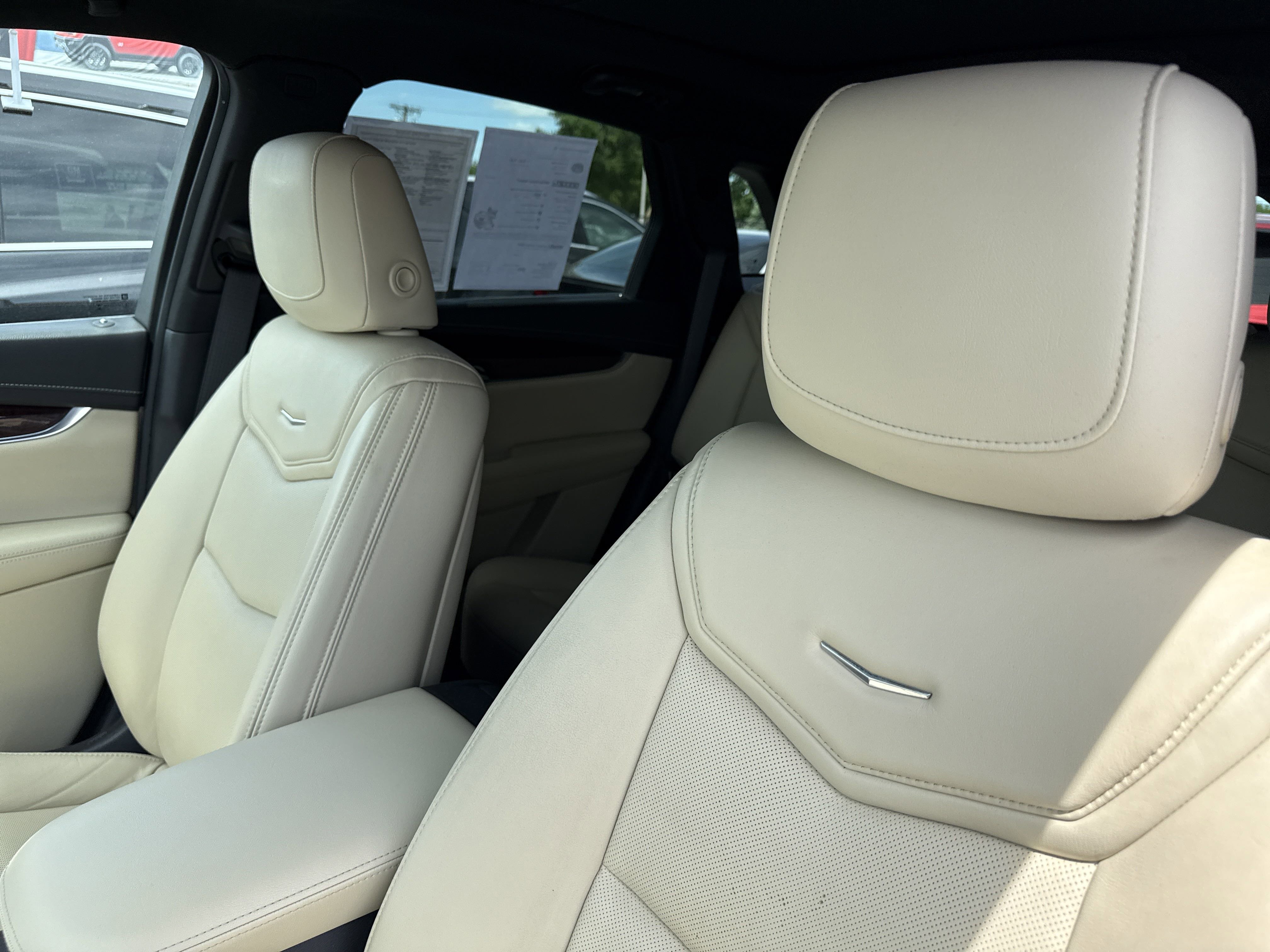 Used 2018 Cadillac XT5 Luxury w/ Driver Awareness Package image 13