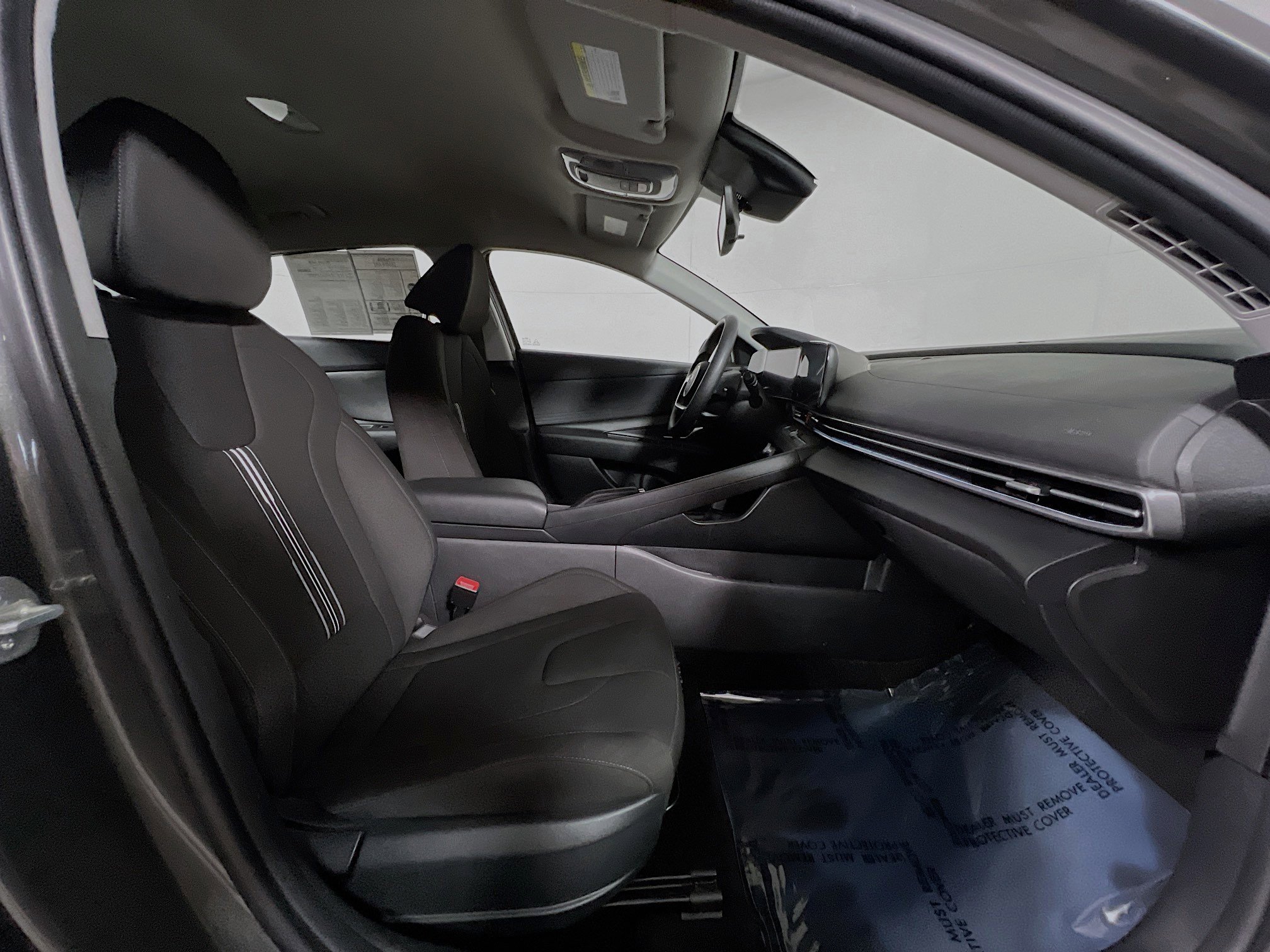 Used 2024 Hyundai Elantra SEL image 31