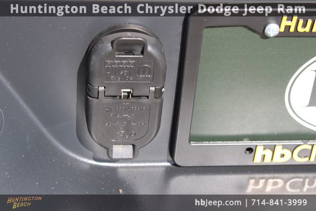 Used 2021 Jeep Gladiator Willys image 6