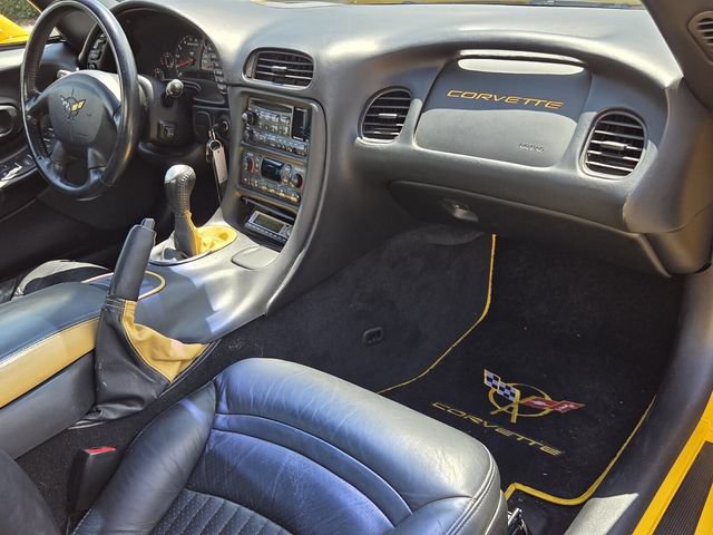 Used 2001 Chevrolet Corvette Coupe w/ Preferred Equipment Group2 RWD image 13