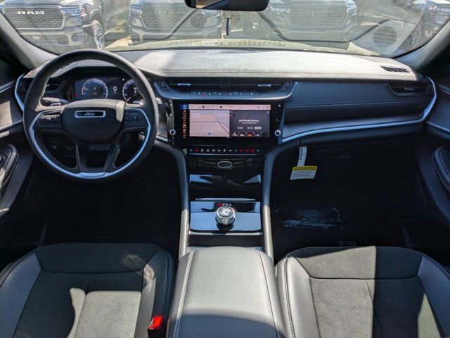 New 2026 Jeep Grand Cherokee Altitude image 16