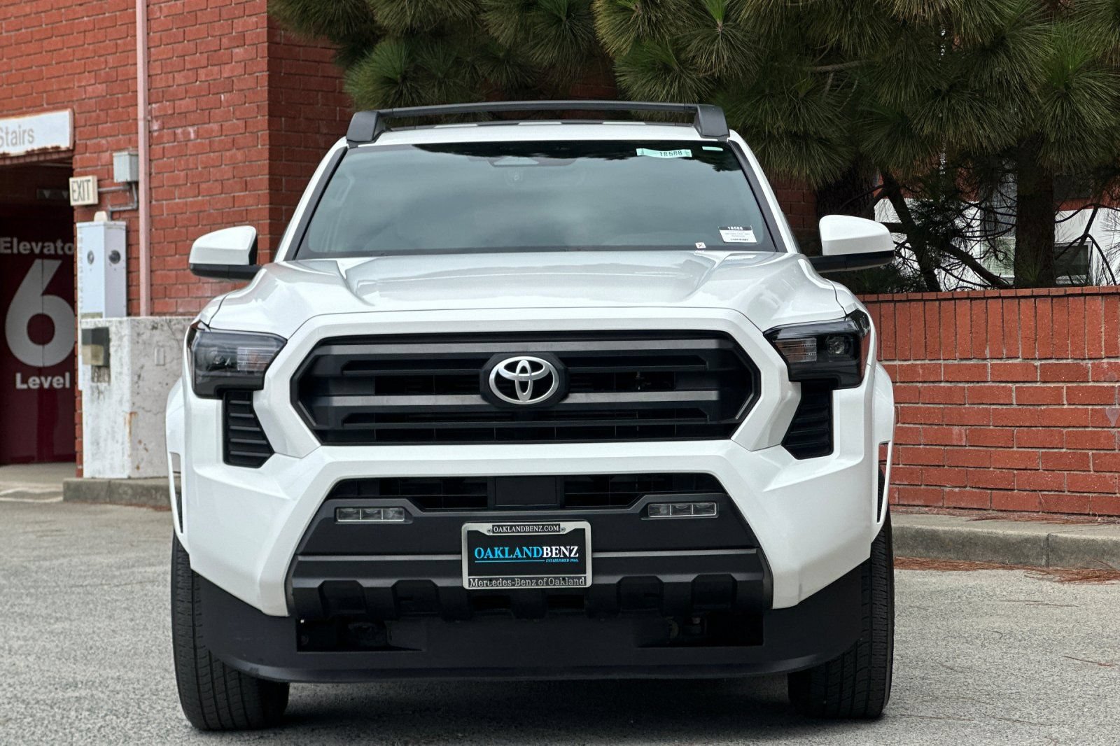 Used 2024 Toyota Tacoma SR5 AWD/4WD image 9