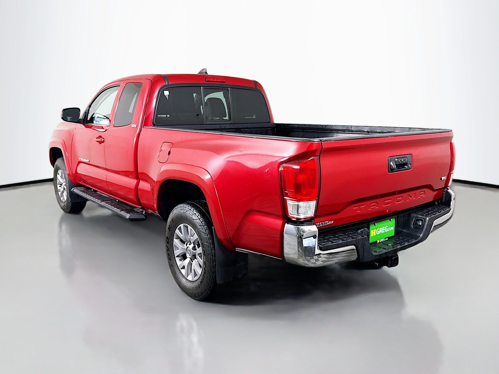 Used 2017 Toyota Tacoma SR5 w/ Tow Package RWD image 7