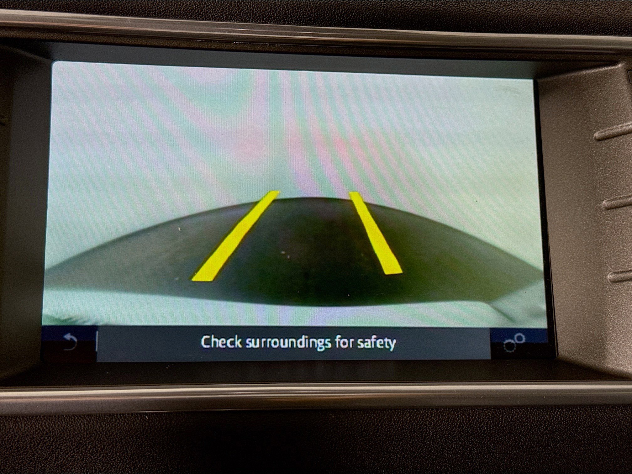 Used 2019 Land Rover Range Rover Evoque SE image 19