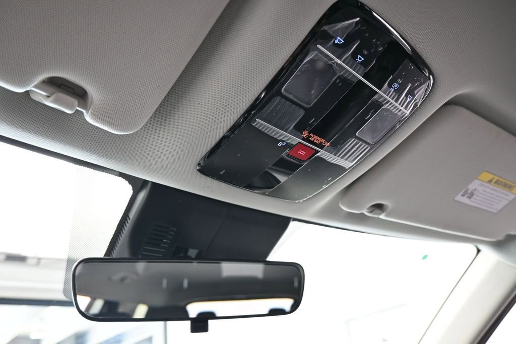 Used 2025 Hyundai Santa Fe SEL FWD image 25
