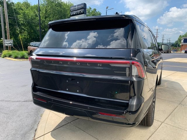 New 2026 Lincoln Navigator Black Label AWD/4WD image 6