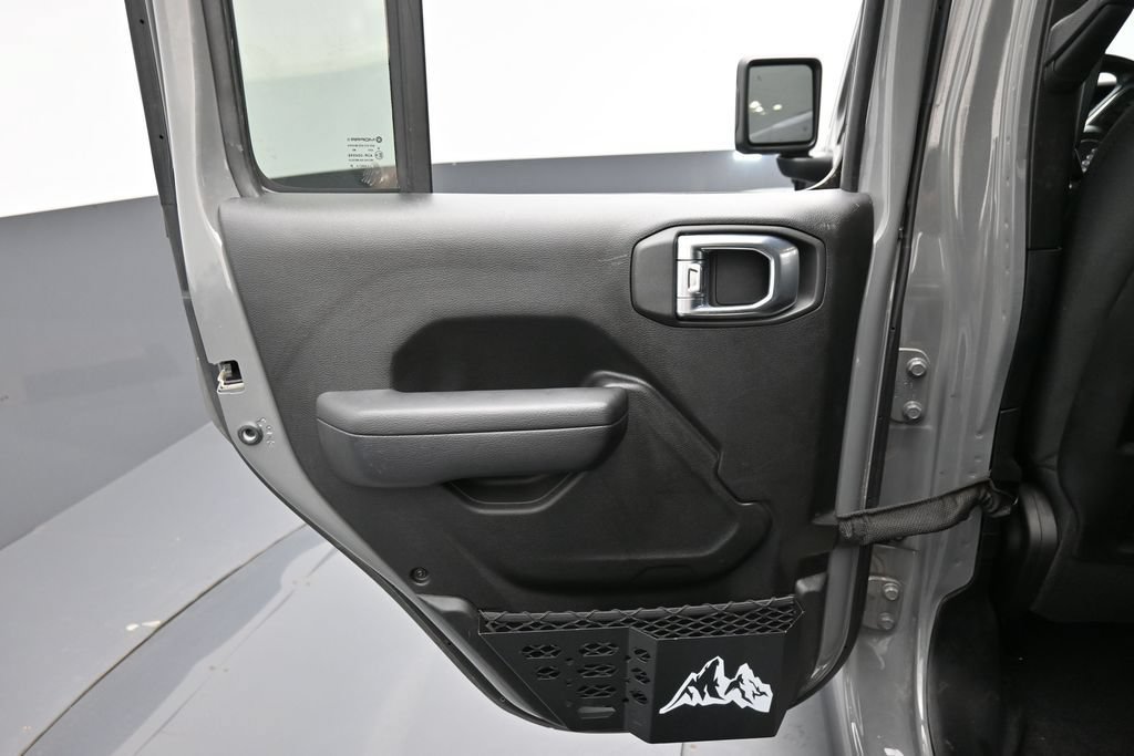 Used 2022 Jeep Wrangler Unlimited Rubicon 4xe w/ Cold Weather Group AWD/4WD image 23