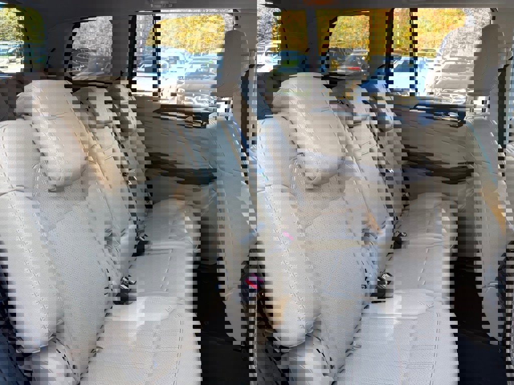 Certified 2019 Mercedes-Benz GLS 450 4MATIC w/ Premium 1 Package image 32