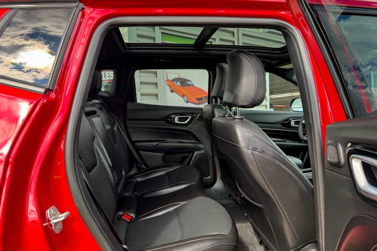 Used 2024 Jeep Compass Limited w/ Sun and Sound Group image 9