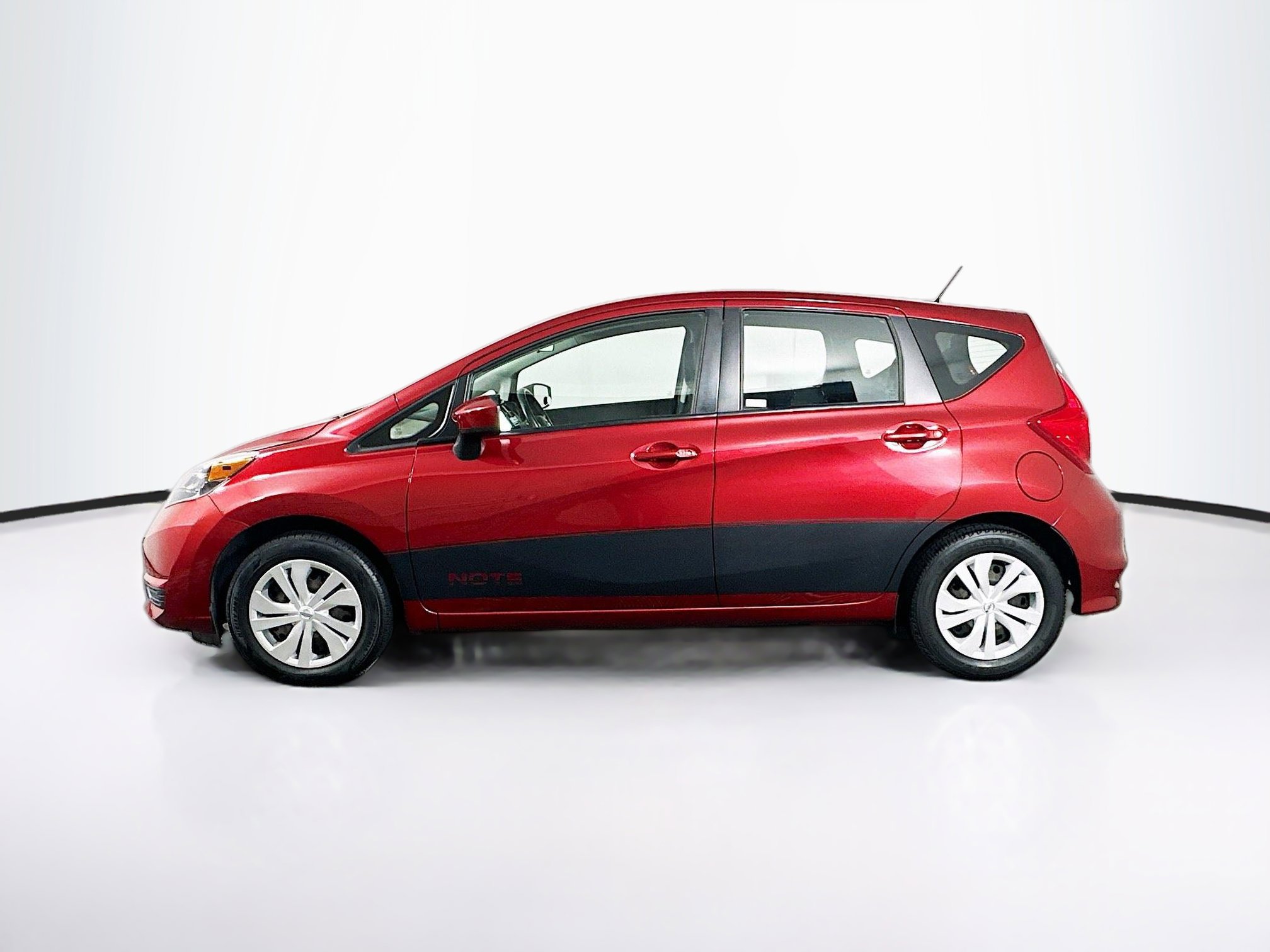 Used 2018 Nissan Versa Note SV FWD image 4