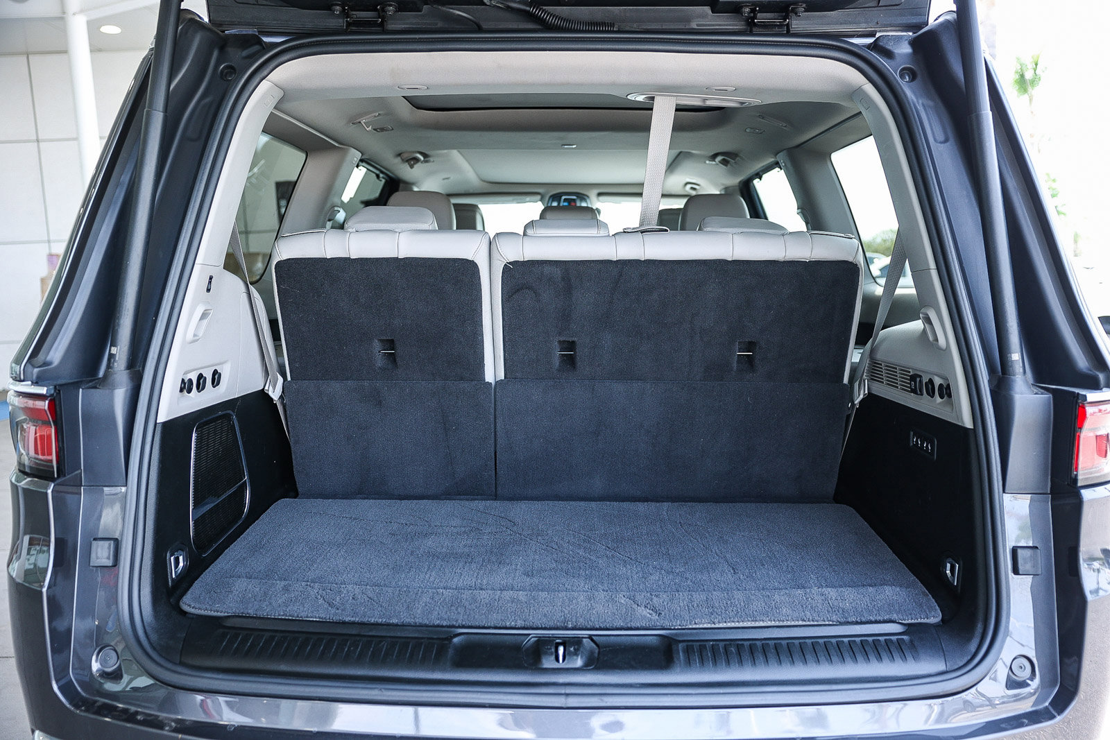 Used 2022 Jeep Wagoneer Series III w/ Premium Group I image 34