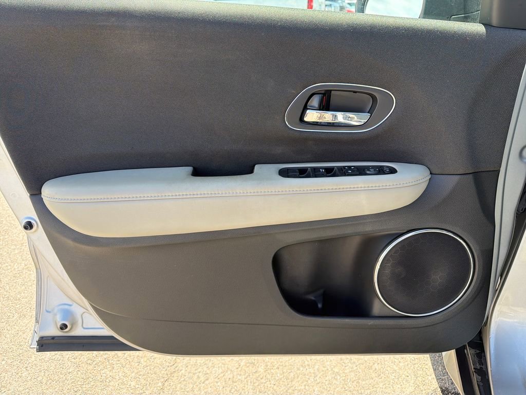 Used 2021 Honda HR-V EX image 10