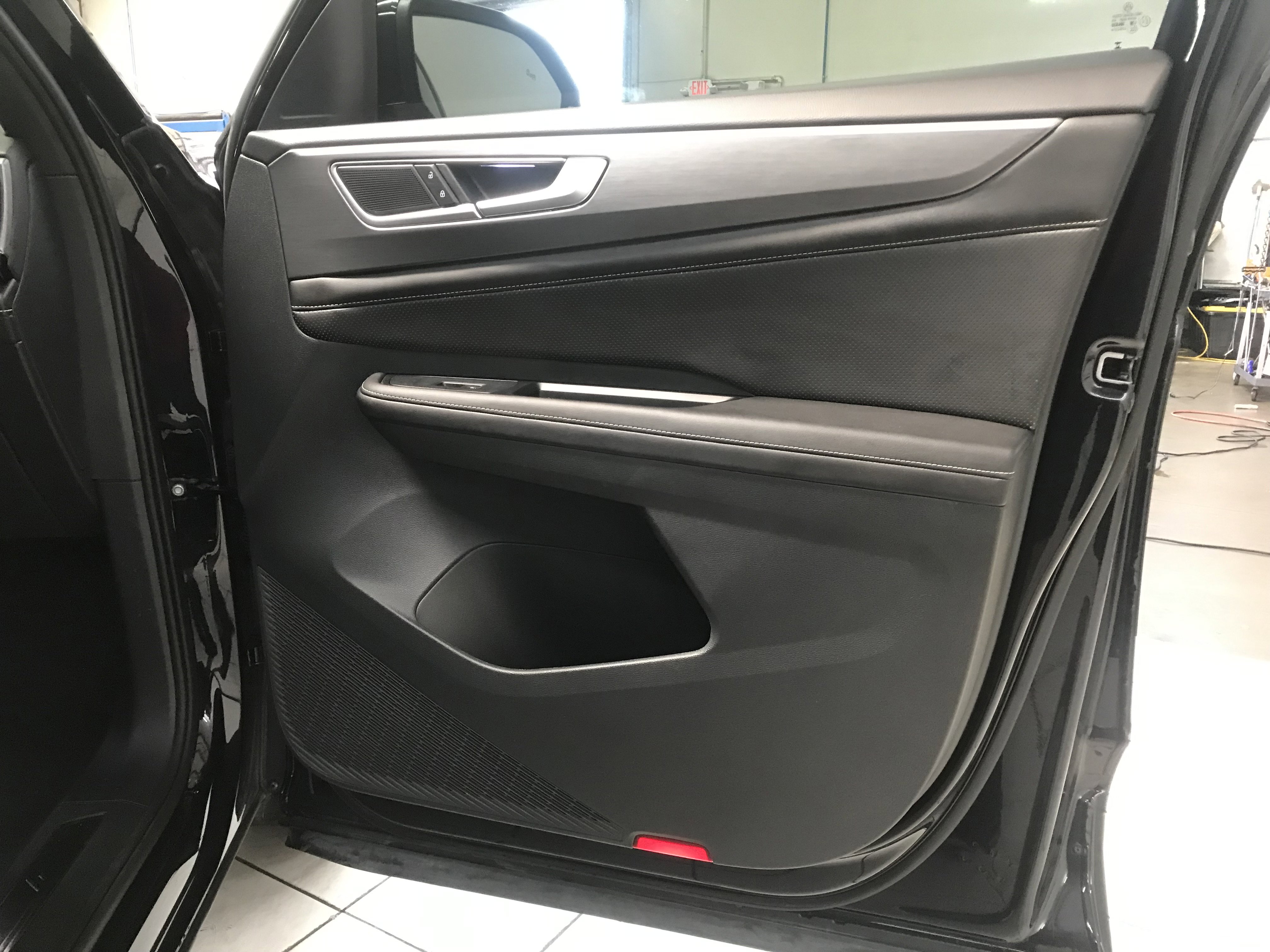 Used 2024 Volkswagen Atlas Cross Sport SE w/ Panoramic Sunroof Package image 13