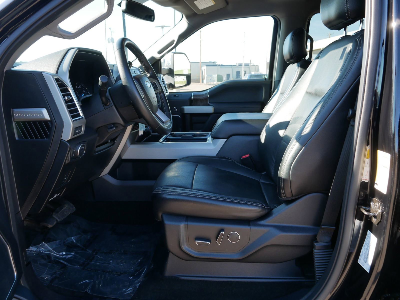 Used 2017 Ford F350 Lariat w/ Chrome Package image 14